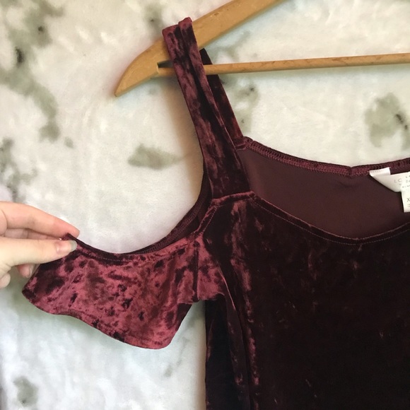 LC Lauren Conrad Velvet Top - Picture 4 of 5